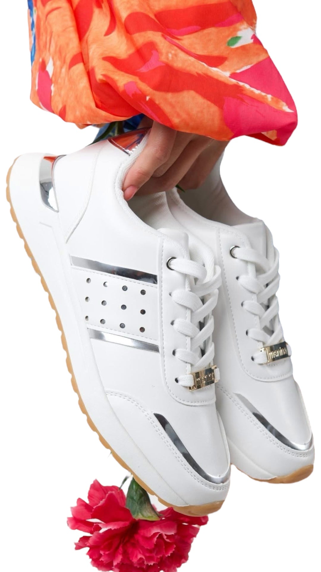 Tennis blanco y plata