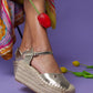 Menina Flat Form Dorada